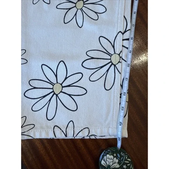 WE THE FREE PEOPLE DAISY Print wren Jeans Women's Size 30 Cream Cropped Denim - Picture 9 of 9